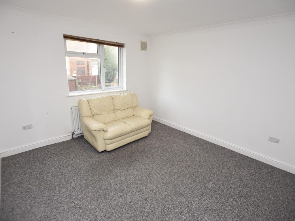 3 bed flat for sale in Balfour Road, Harrow HA1, £345,000