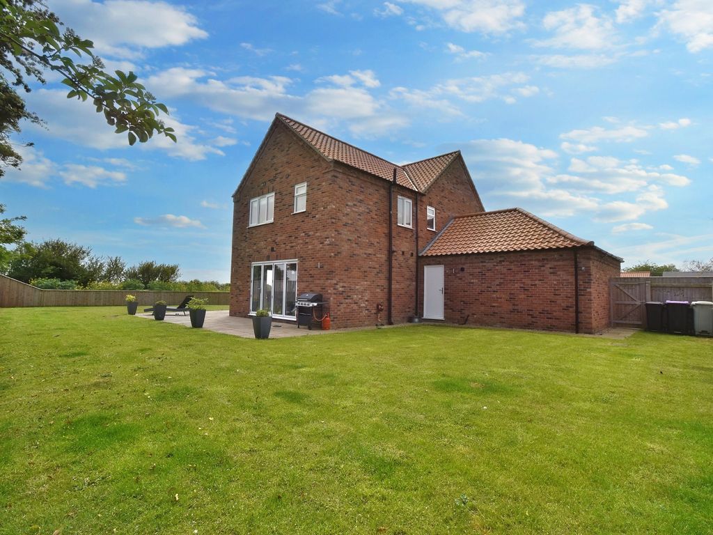 4 bed detached house for sale in Stoneleigh Farm Drive, Maltby Le Marsh, Alford LN13, £425,000