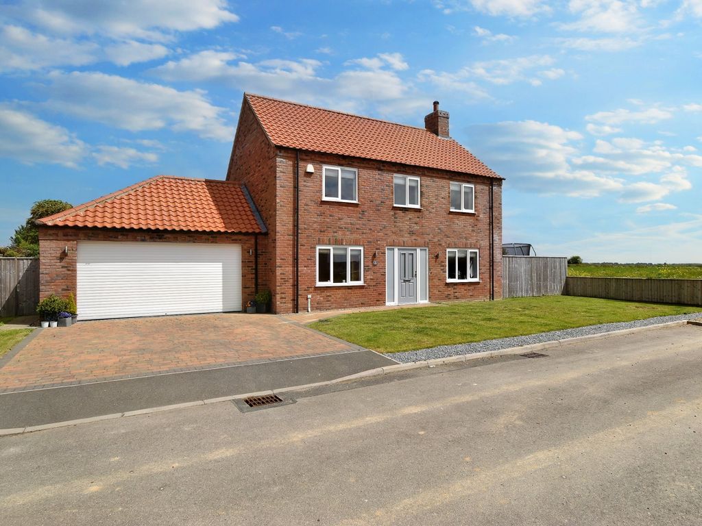 4 bed detached house for sale in Stoneleigh Farm Drive, Maltby Le Marsh, Alford LN13, £425,000