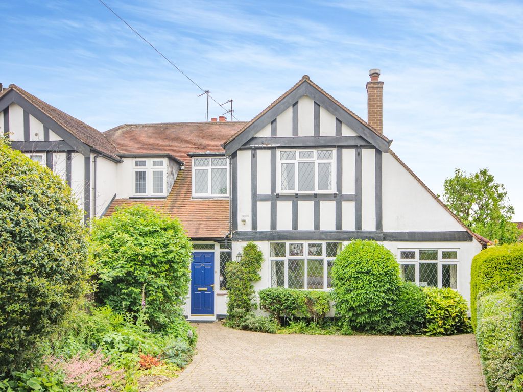 4 bed semi-detached house for sale in Woodside Close, Amersham HP6, £850,000