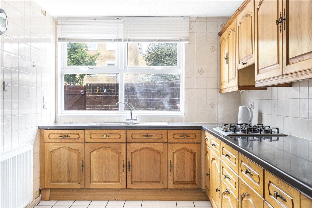 5 bed end terrace house for sale in Laurel Street, London E8, £850,000