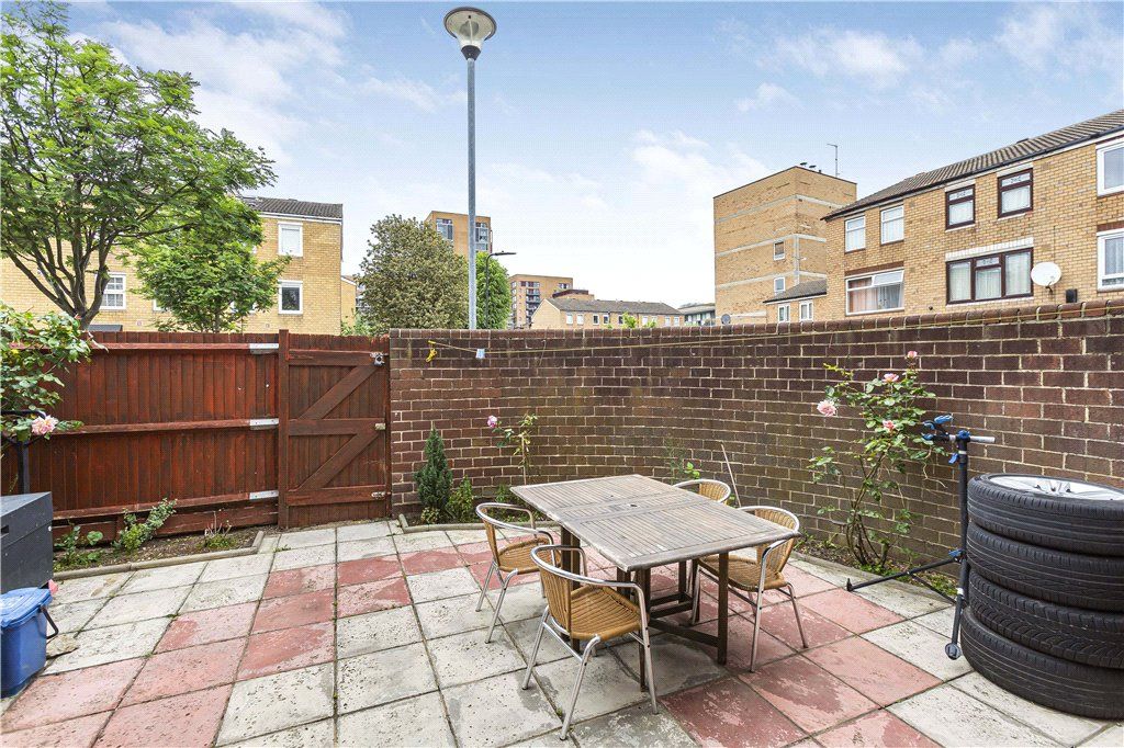 5 bed end terrace house for sale in Laurel Street, London E8, £850,000