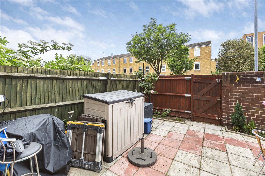 5 bed end terrace house for sale in Laurel Street, London E8, £850,000