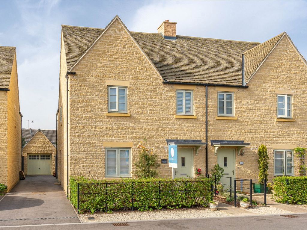 4 bed semi-detached house for sale in Clothiers Close, Tetbury GL8, £530,000