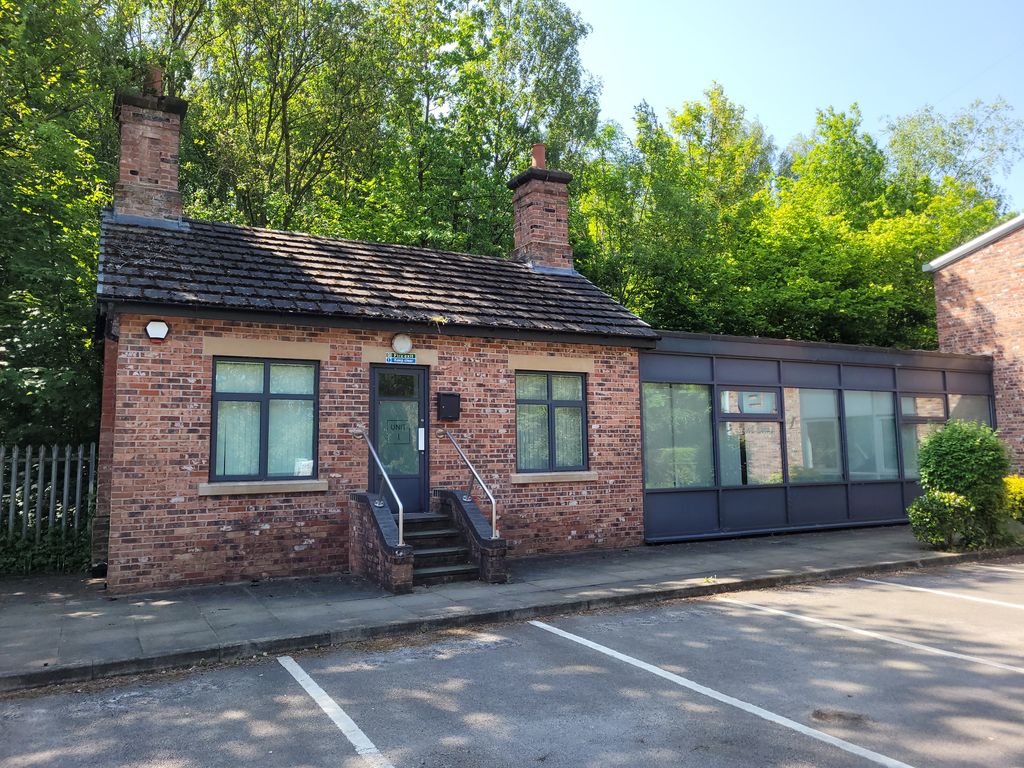Office to let in Stockport Road, Thelwall, Warrington WA4, £9,240 pa