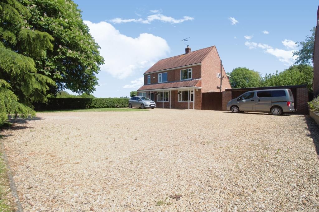 4 bed detached house for sale in Lincoln Road, Glinton PE6, £730,000