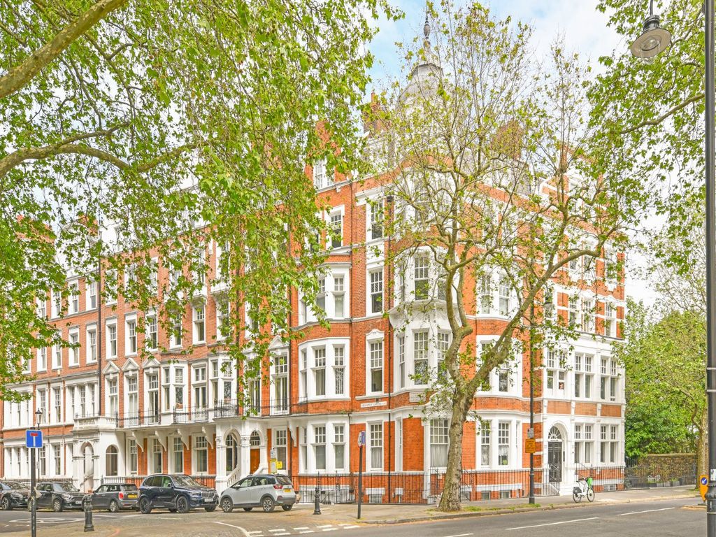 2 bed flat for sale in Embankment Gardens, Chelsea, London SW3, £1,500,000