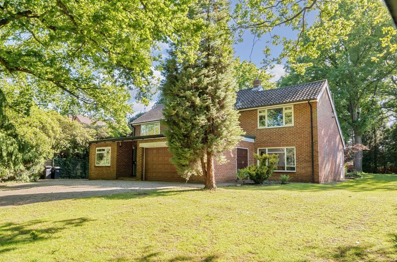 4 bed detached house for sale in Woodland Way, Purley CR8, £1,150,000