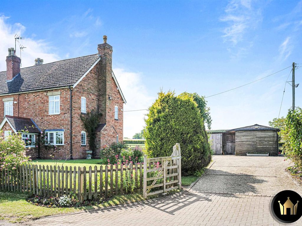 5 bed semi-detached house for sale in Clarkes Green, Studley B80, £750,000