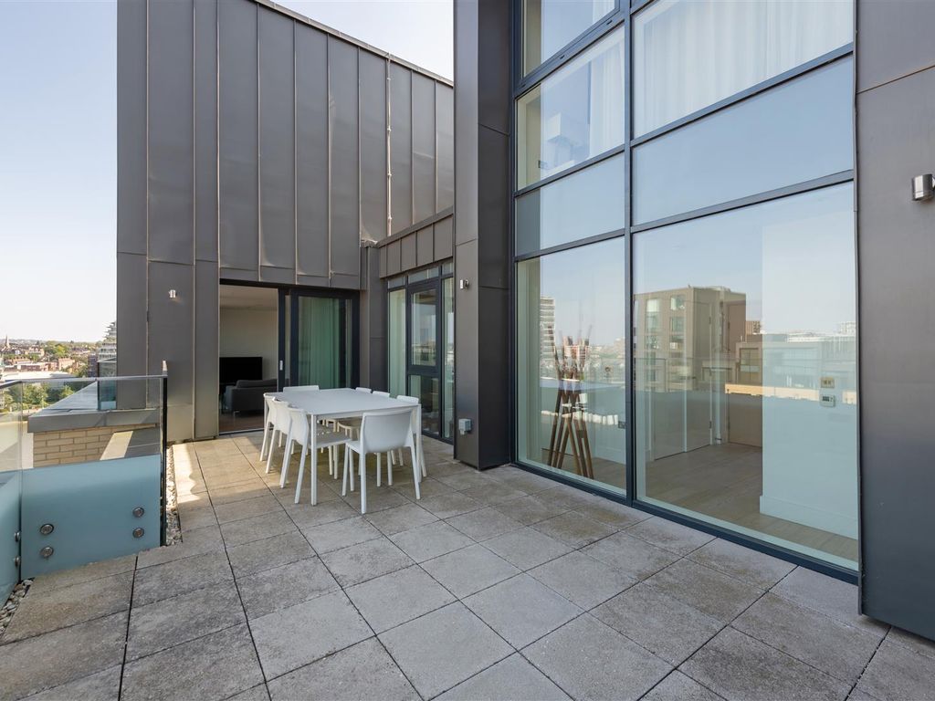 3 bed flat for sale in Central Avenue, London SW6, £1,750,000