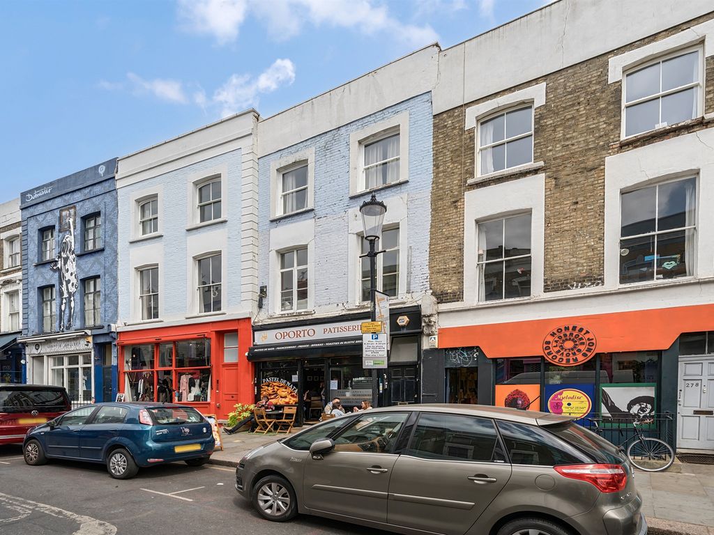 2 bed flat for sale in Portobello Road, London W10, £525,000