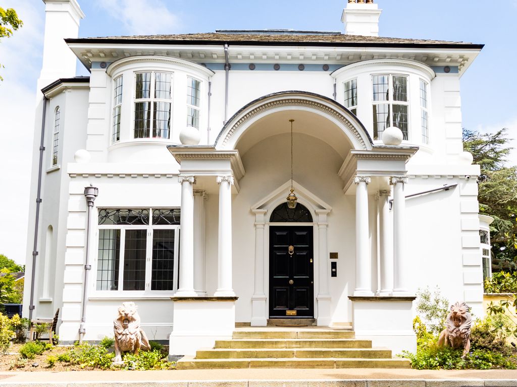2 bed flat to rent in Beltwood Park Residences 41 Sydenham Hill, Sydenham SE26, £3,750 pcm