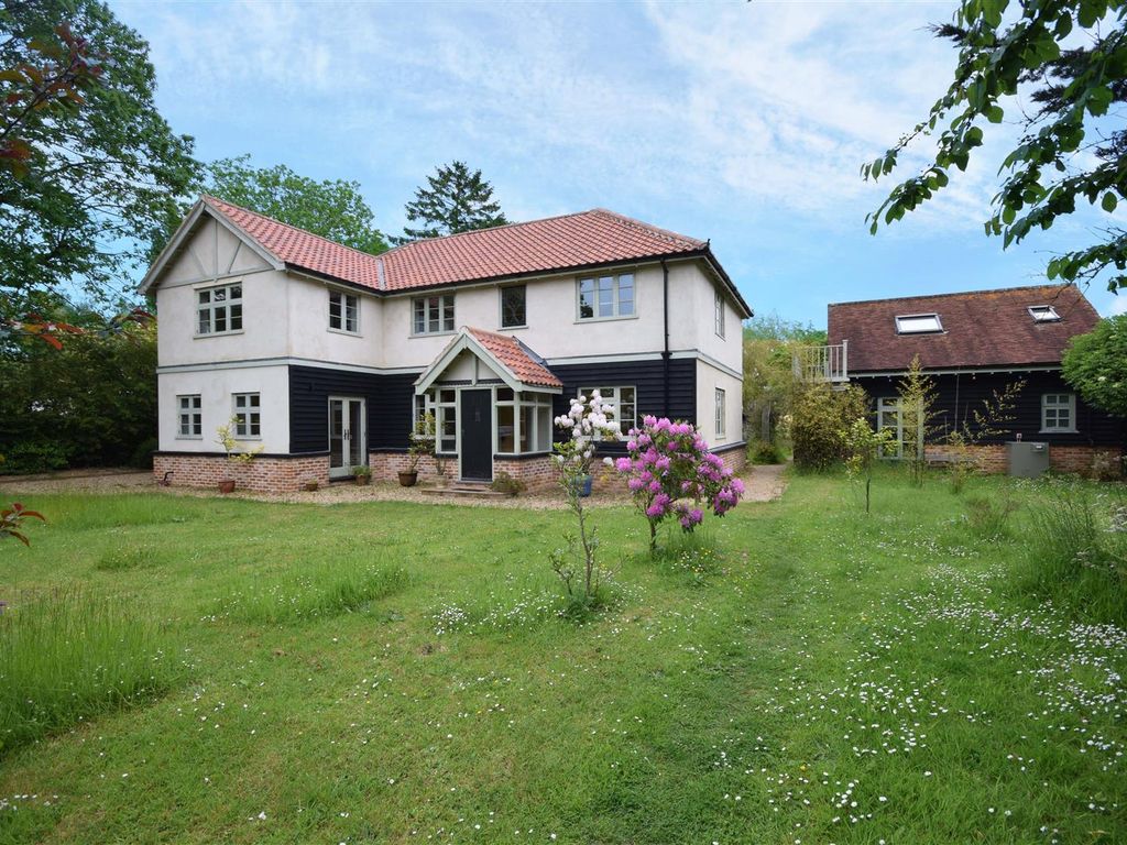 6 bed detached house for sale in Framingham Lane, Bramerton, Norwich NR14, £850,000