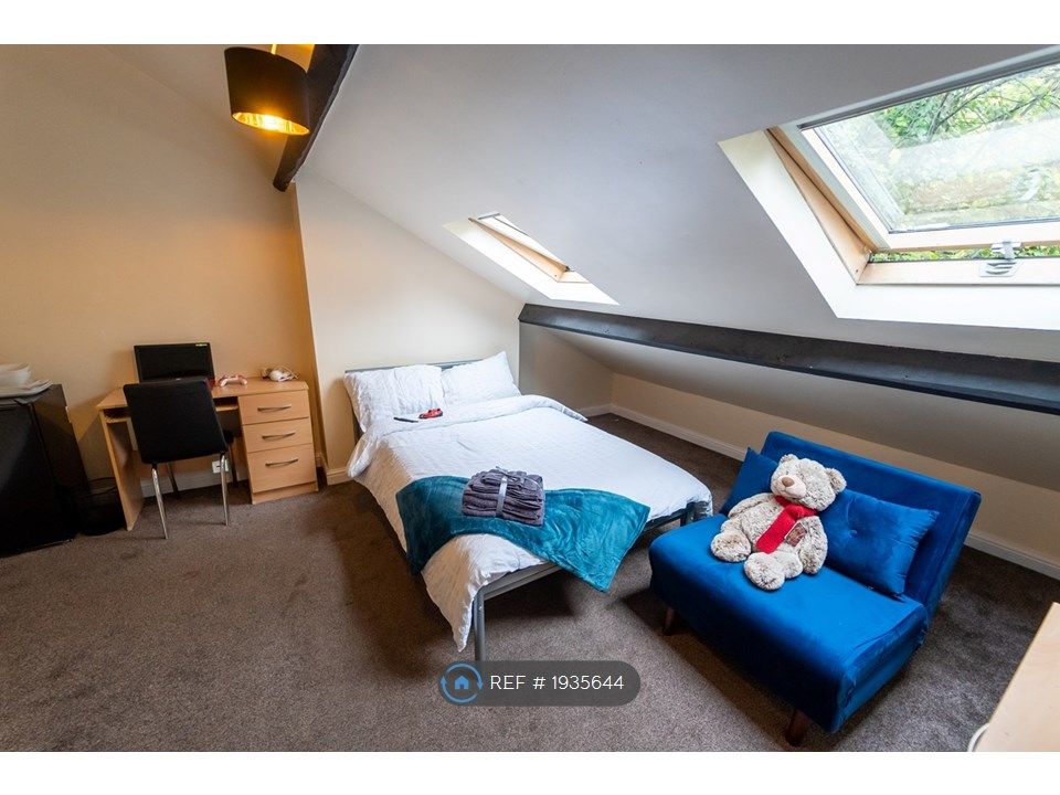 Room to rent in Pershore Road Room 8, Birmingham B5, £899 pcm