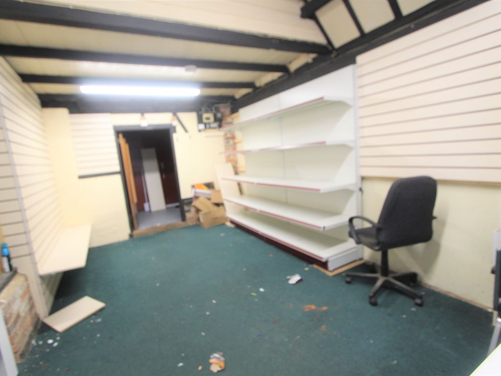 Retail premises to let in The Causeway, Halstead CO9, £10,200 pa