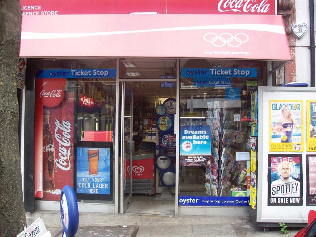 Retail premises to let in Highbury Park, London N5, £14,000 pa