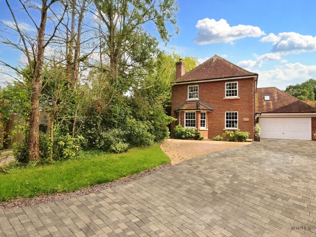 4 bed detached house for sale in Durley Street, Durley SO32, £775,000