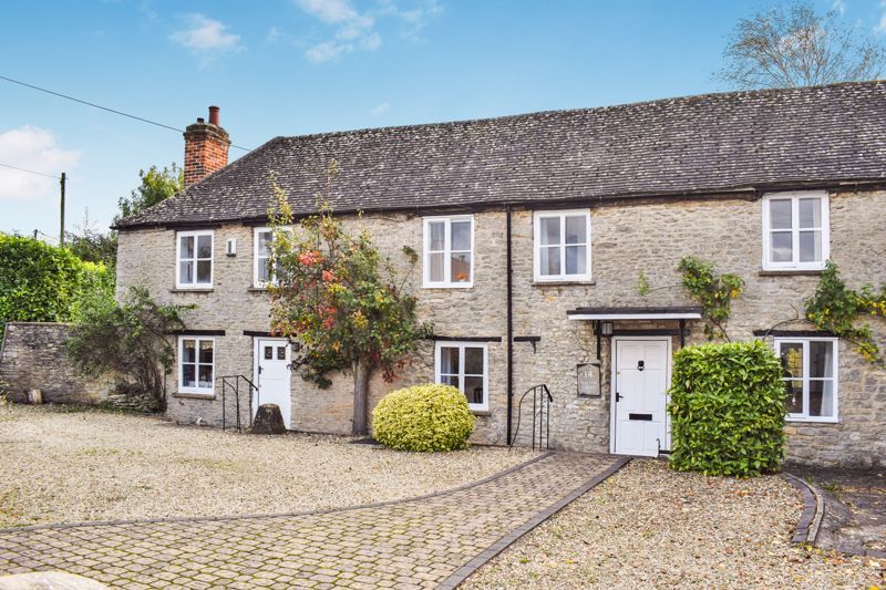 3 bed cottage for sale in School Road, Kidlington OX5, £675,000