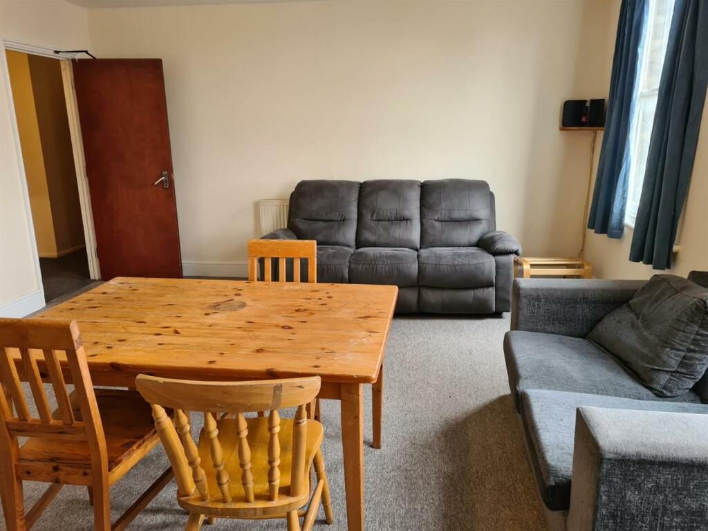 4 bed flat to rent in Chalton Street, London, London NW1, £4,600 pcm