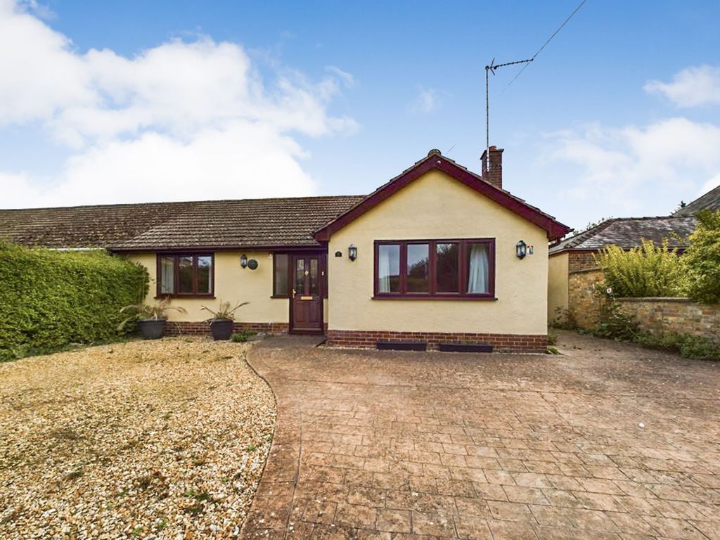 3 bed semi-detached bungalow for sale in Green End Road, Sawtry, Cambridgeshire. PE28, £360,000