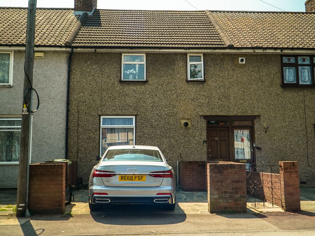3 bed terraced house for sale in Oxlow Lane, Dagenham RM10, £360,000