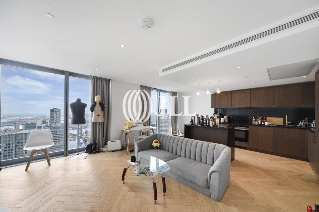 2 bed flat for sale in Marsh Wall, London E14, £1,000,000