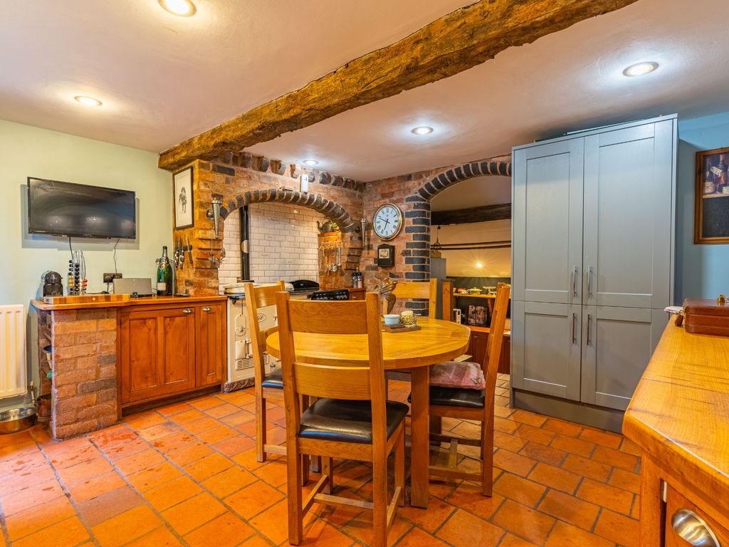4 bed barn conversion for sale in Yieldingtree, Broome, Stourbridge DY9, £800,000