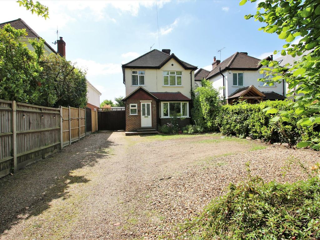 3 bed detached house for sale in Send Barns Lane, Send, Woking GU23, £699,950