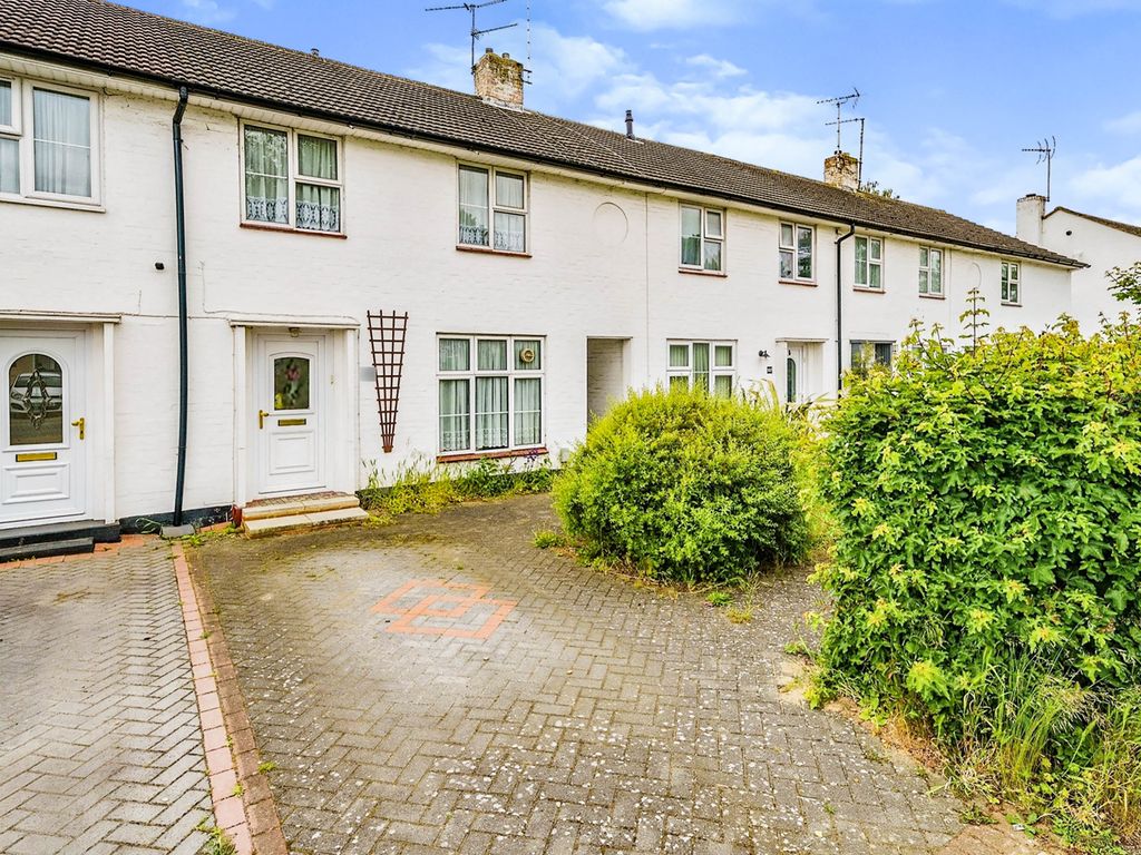 3 bed terraced house for sale in Howlands, Welwyn Garden City AL7, £350,000