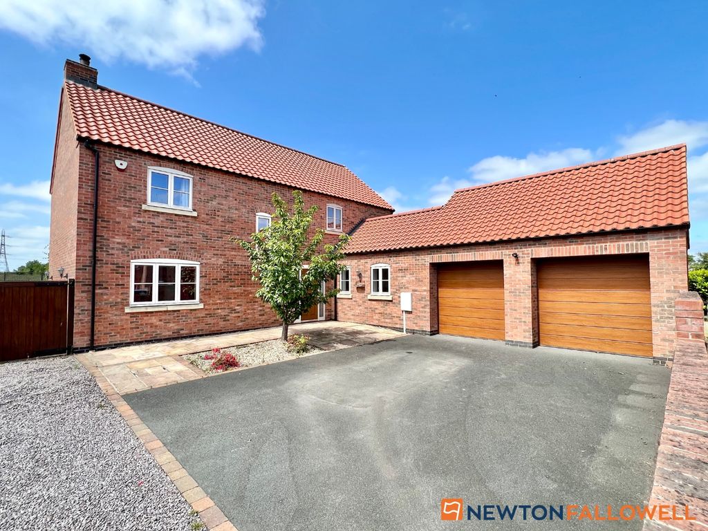4 bed detached house for sale in Chestnut Court, Normanton-On-Trent, Newark NG23, £475,000