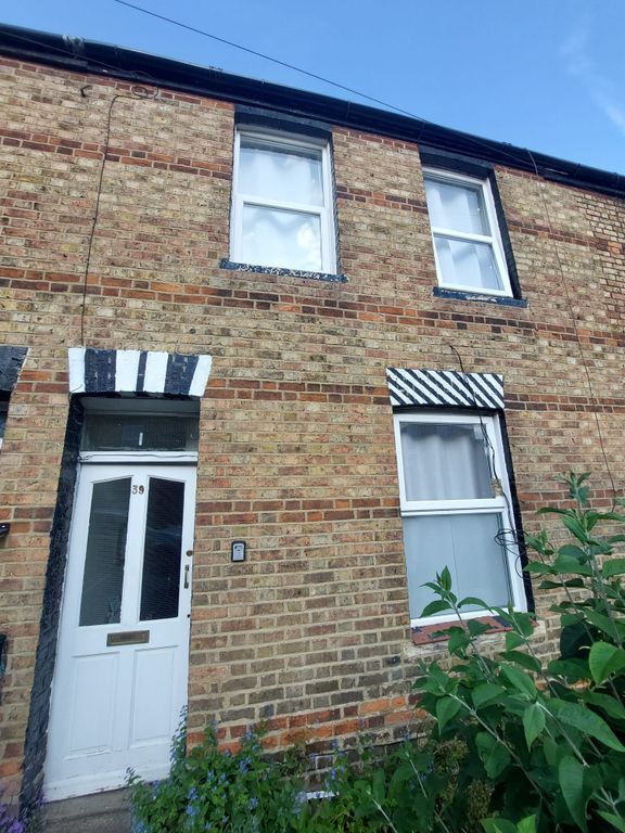 3 bed terraced house to rent in Mill Street, Oxford OX2, £1,900 pcm