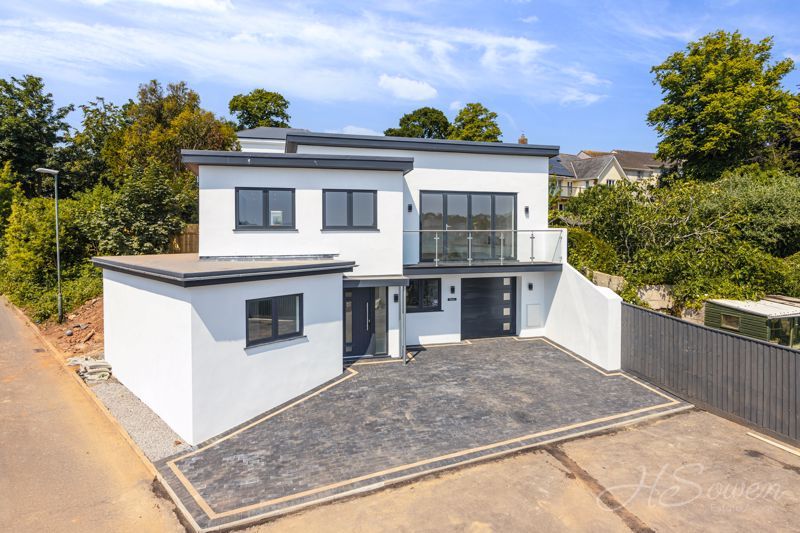 4 bed detached house for sale in Henbury Close, Torquay TQ1, £580,000