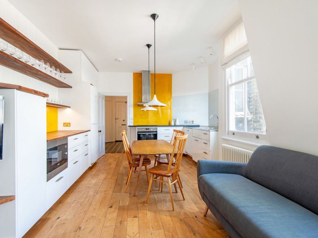 2 bed flat for sale in Gray's Inn Road, Bloomsbury WC1X, £675,000