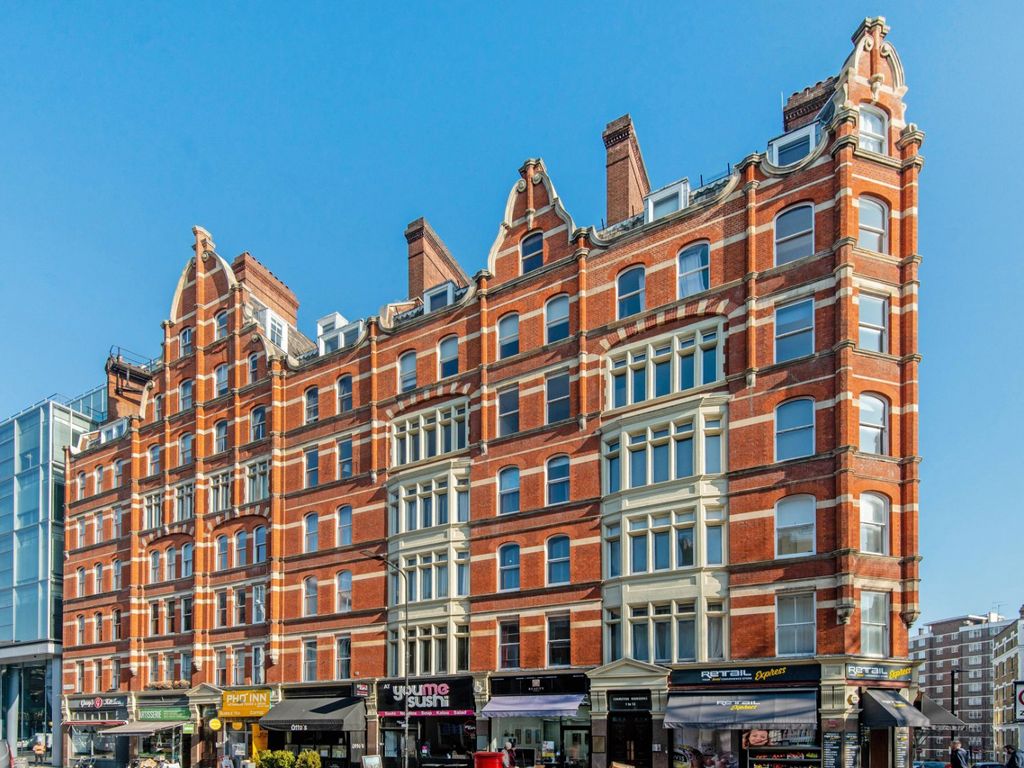 2 bed flat for sale in Gray's Inn Road, Bloomsbury WC1X, £675,000