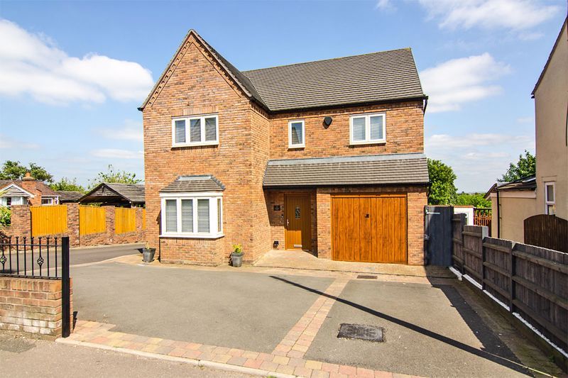 4 bed detached house for sale in Chestnut Close, Chasetown, Burntwood WS7, £380,000