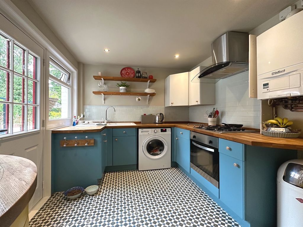 3 bed terraced house for sale in Alma Lane, Wilmslow SK9, £395,000