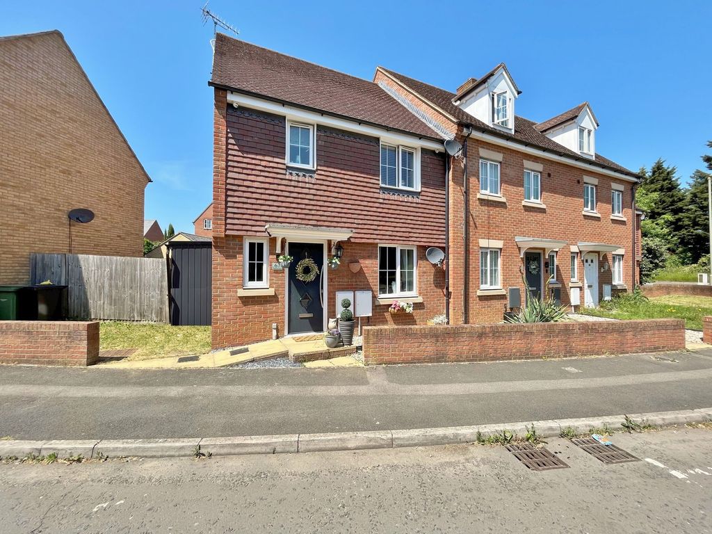 3 bed end terrace house for sale in Robinson Road, Boars Hill OX1, £375,000