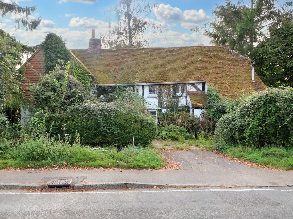 4 bed detached house for sale in Wheelers Lane, Brockham, Betchworth RH3, £1,150,000