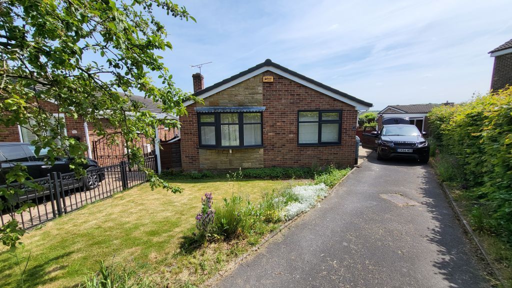 2 bed detached bungalow to rent in Stillwell Drive, Wakefield WF2, £1,190 pcm