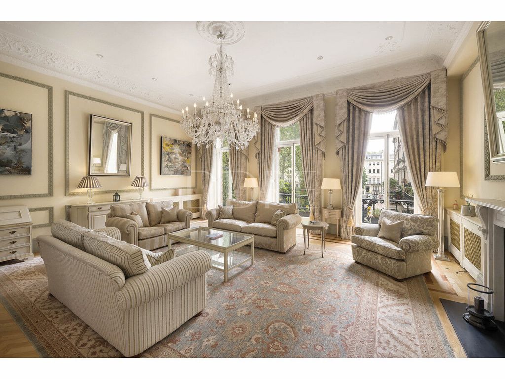 3 bed maisonette for sale in Ennismore Gardens, London SW7, £7,500,000