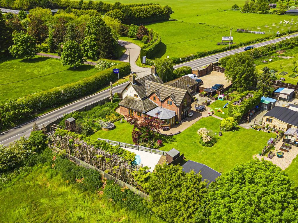 Land for sale in Leighton Road, Edlesborough, Buckinghamshire LU6, £1,500,000