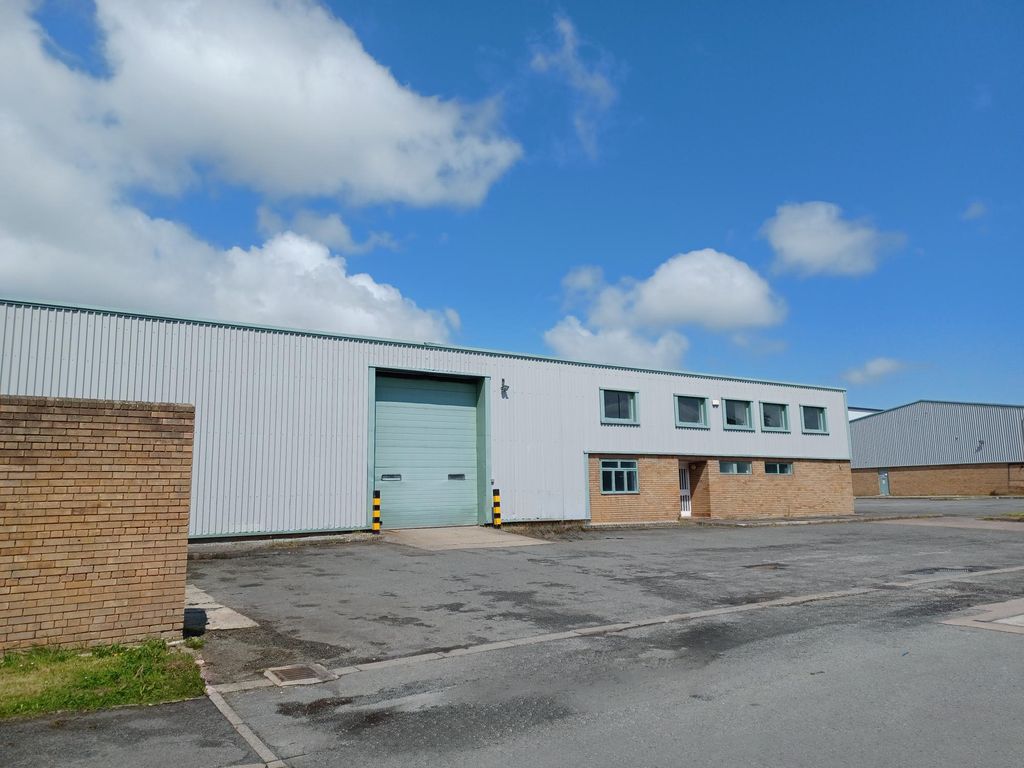 Industrial to let in Wrexham Industrial Estate, Clywedog Road North, Wrexham LL13, Non quoting