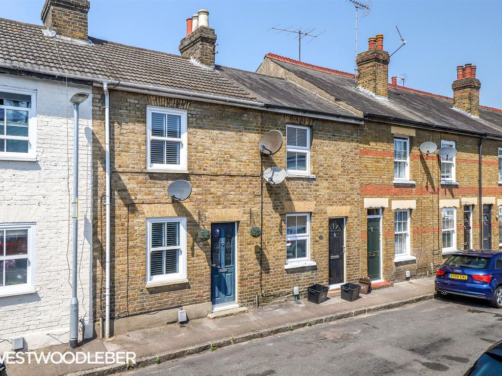 2 bed terraced house for sale in North Road, Hoddesdon EN11, £340,000