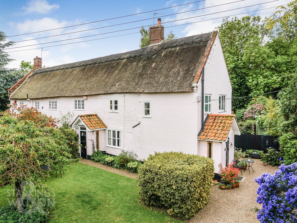 2 bed cottage for sale in Buckenham Road, Strumpshaw, Norwich NR13, £450,000