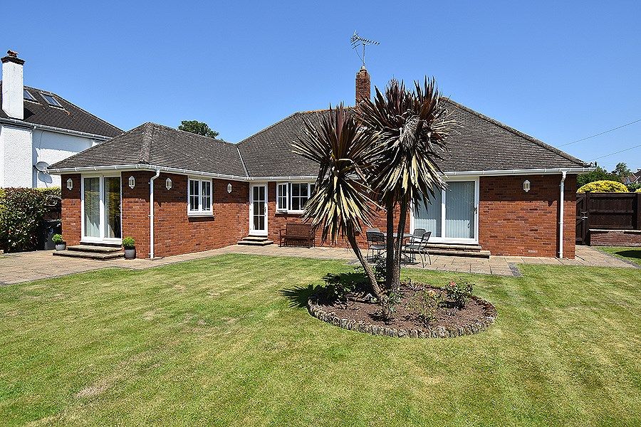 3 bed detached bungalow for sale in Tollards Road, Exeter EX2, £625,000