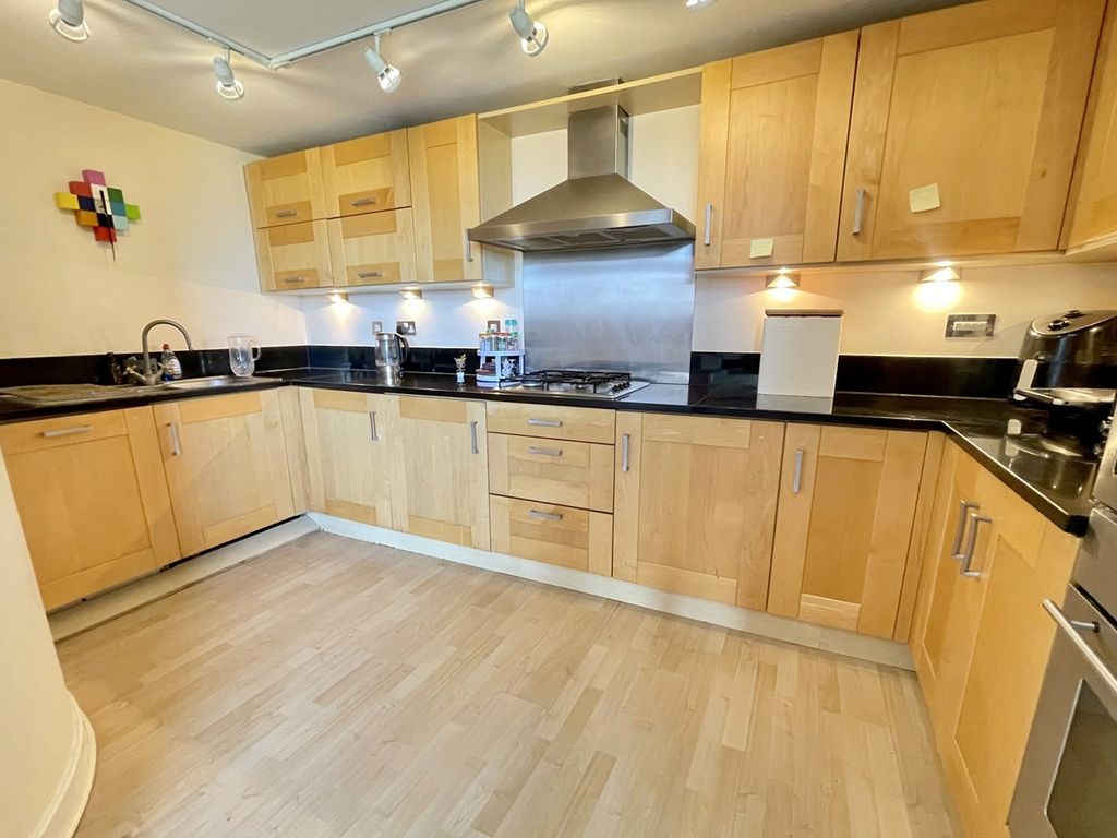 2 bed flat for sale in Richmond Hill Drive, Bournemouth BH2, £550,000