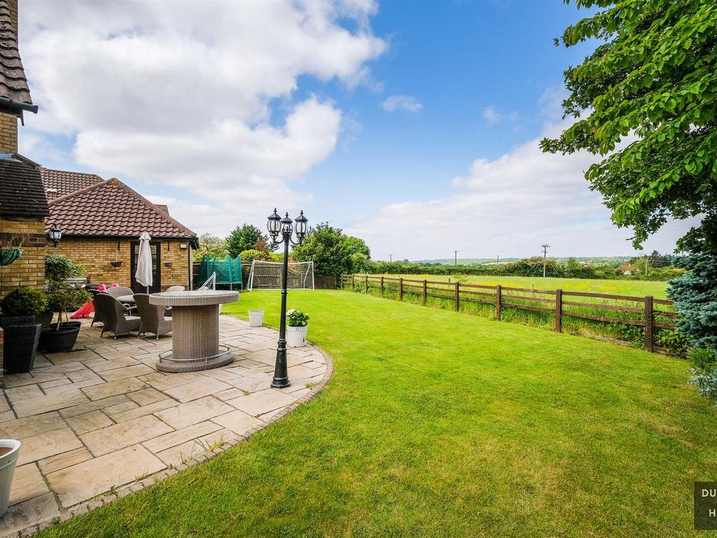 5 bed detached house for sale in The Paddocks, Stapleford Abbotts RM4, £1,250,000