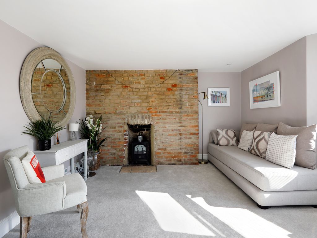 Studio to rent in Bedford Square, Brighton BN1, £1,500 pcm