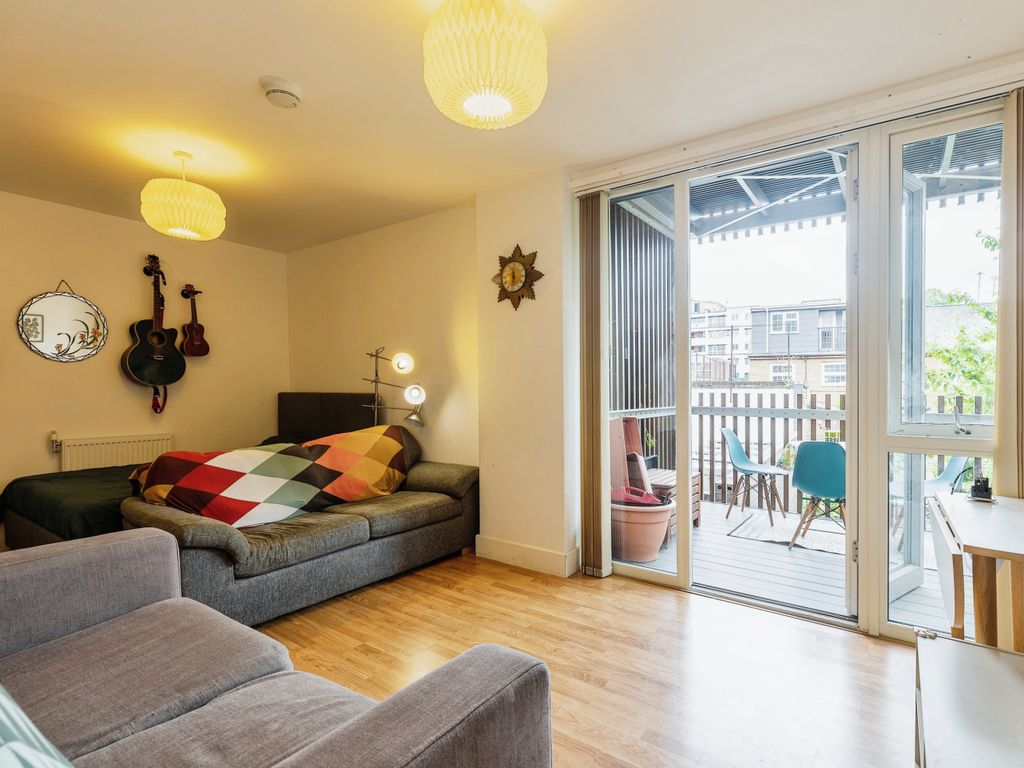 1 bed flat for sale in 34 Underwood Road, London E1, £475,000