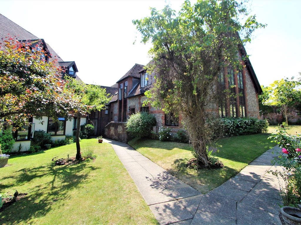 1 bed flat for sale in Hylton Road, Petersfield, Hampshire GU32, £175,000